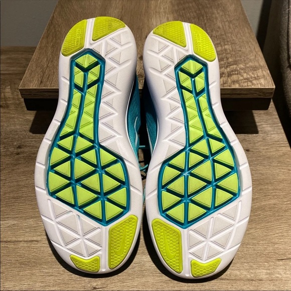 (7) Nike Flex Run 2016 - Picture 6 of 15